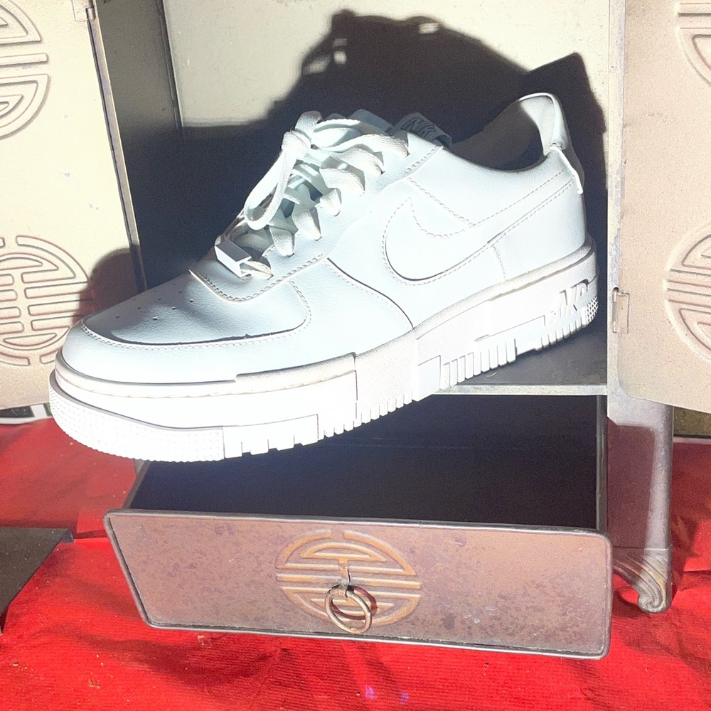 Nike AF1 Pixel in Ghost Aqua